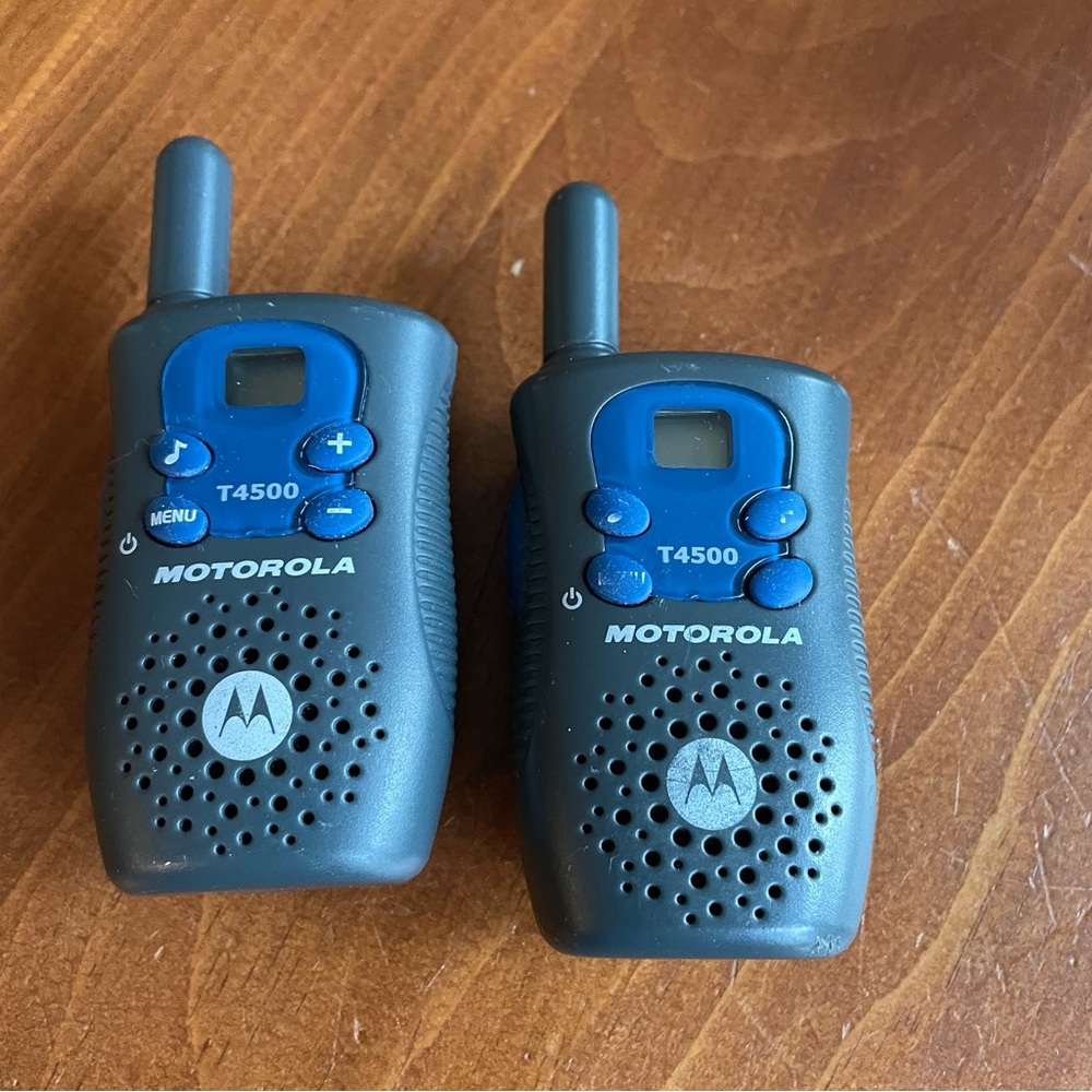 Motorola Talkabout T4500 Two-Way Radio Gray with Blue Trim
